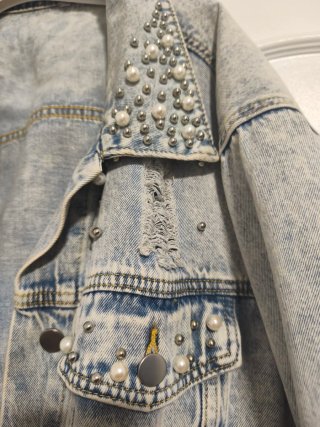 Cazadora vaquera oversize perlas