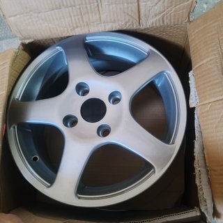 Llantas de aleación plateadas Nuevas