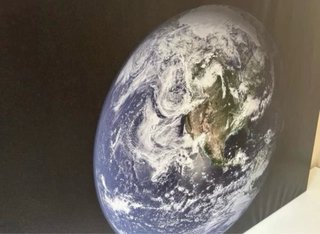 Lienzo con marco Planeta Tierra Ikea