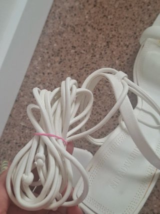 Sandalias de tacón romanas