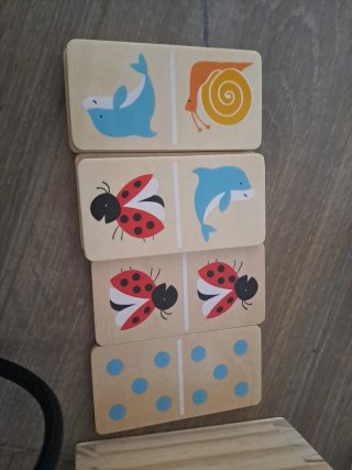 Dominó infantil de madera con animales