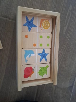 Dominó infantil de madera con animales
