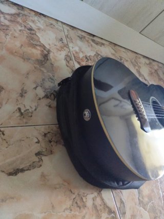 Guitarra Española Eléctrica con Funda