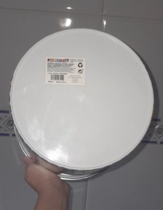 Papelera con diseño de lápices
