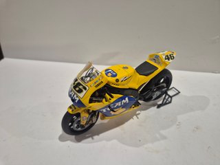 Yamaha M1 Rossi 1/12