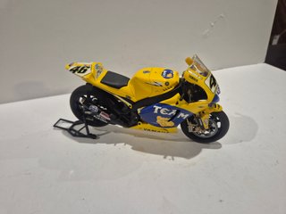 Yamaha M1 Rossi 1/12
