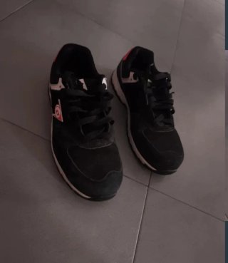 Zapatos de seguridad Dunlop negros y rojos