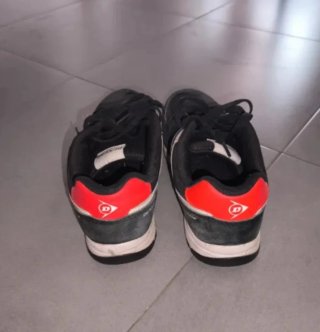 Zapatos de seguridad Dunlop negros y rojos