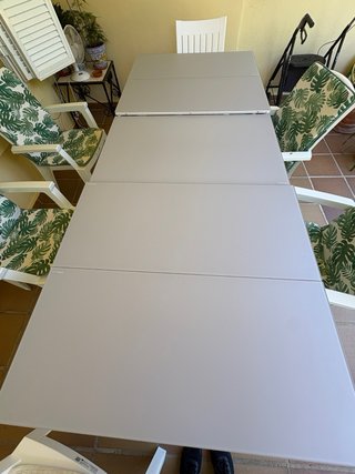 Mesa de jardín Naterial blanca