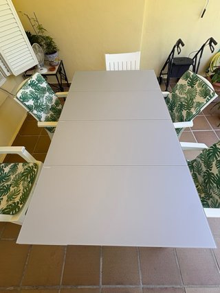 Mesa de jardín Naterial blanca