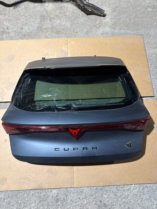Portón Trasero Cupra Leon VZ 2025/26