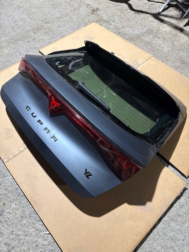Portón Trasero Cupra Leon VZ 2025/26