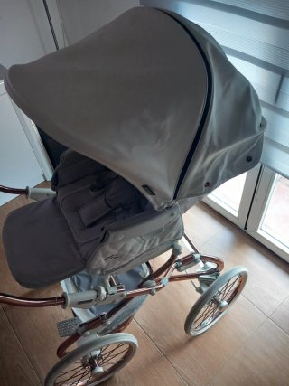 Passeggino per neonati grigio e rame