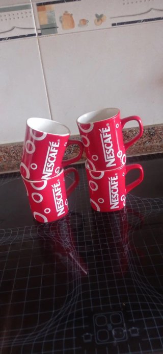 Tazas Nescafé Rojas