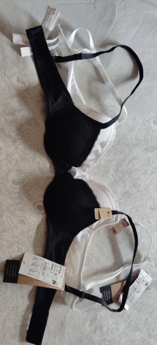 2 Sujetadores Kiabi Negro y Blanco Talla 80A