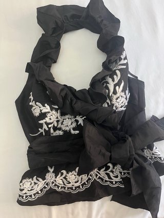 Falda blanca con bordado negro, talla 40/42