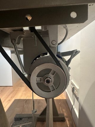 Máquina de coser Alfa 157 con mesa y motor nuevo