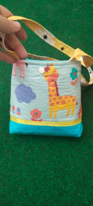 Bolso infantil hecho a mano