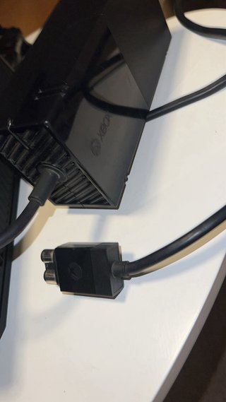 Xbox One con 2 mandos y juegos