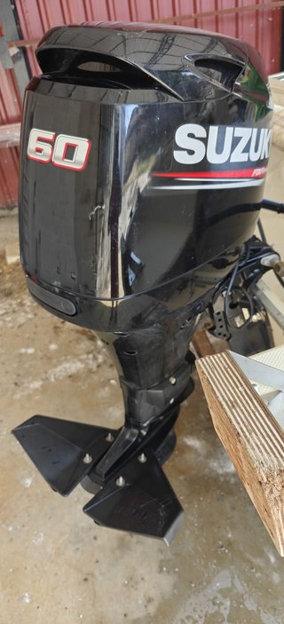 GLASTRON LARAYA Suzuki DF60 4t nuevo