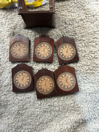 Posavasos en forma reloj