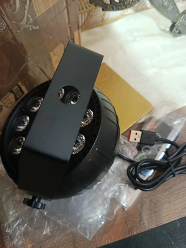 Foco Par LED RGB Disco Recargable Nuevo