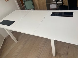 Mesa extensible blanca y negra