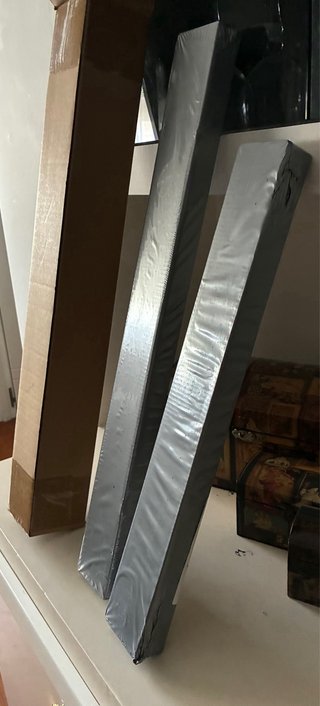 Amortiguadores de gas para portón trasero nuevos.