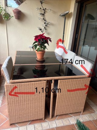 Mesa de terraza exterior con tapa de cristal impec