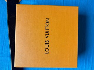 Cintura Louis Vuitton logo argento