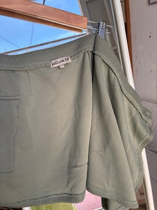 Falda verde estilo wrap
