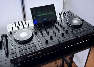 Denon DJ Prime 4 Plus Mezcladora con maleta