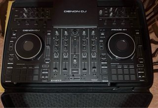 Denon DJ Prime 4 Plus Mezcladora con maleta