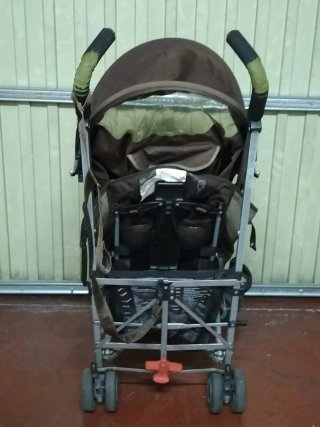 Carrito de bebé marrón y beige