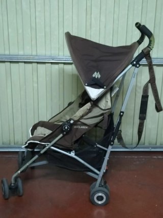 Carrito de bebé marrón y beige