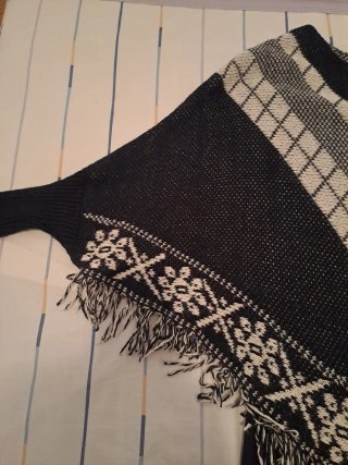 Poncho y Pantalón Negro/Blanco Talla Única