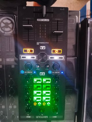 Reloop Mixtour Controlador DJ traktor