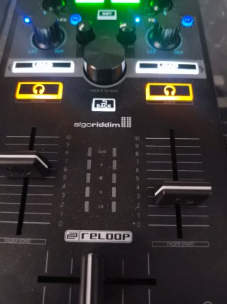 Reloop Mixtour Controlador DJ traktor
