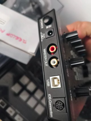 Reloop Mixtour Controlador DJ traktor