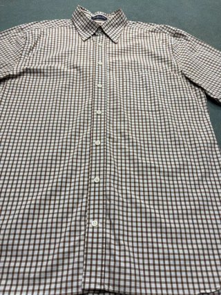 Gant Classic Short Sleeve Shirt in Checkered Beige with Retro Vibe 90s Style 010