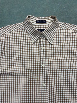 Gant Classic Short Sleeve Shirt in Checkered Beige with Retro Vibe 90s Style 010
