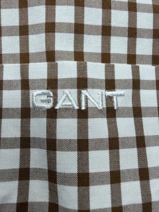 Gant Classic Short Sleeve Shirt in Checkered Beige with Retro Vibe 90s Style 010