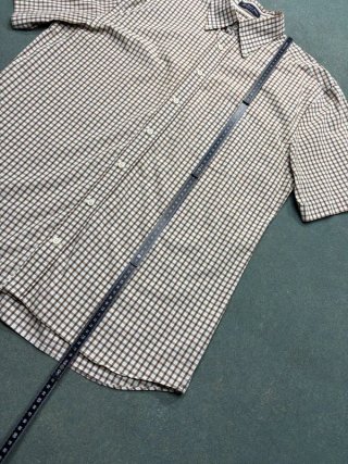 Gant Classic Short Sleeve Shirt in Checkered Beige with Retro Vibe 90s Style 010