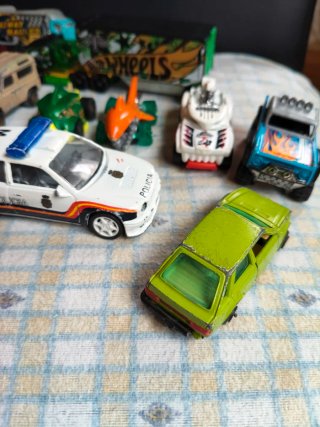 Lote Coches Juguete Hot Wheels y guisval