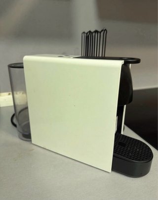 Cafetera Nespresso Essenza Mini Blanca