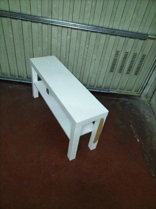 Mesa auxiliar blanca