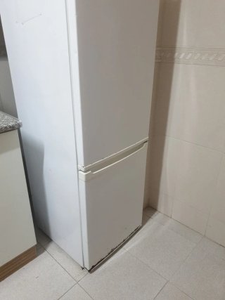 Frigorífico blanco  está en Torrevieja