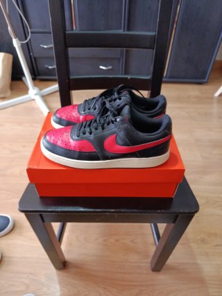 Zapatillas Nike Talla 41 Negras y Rojas