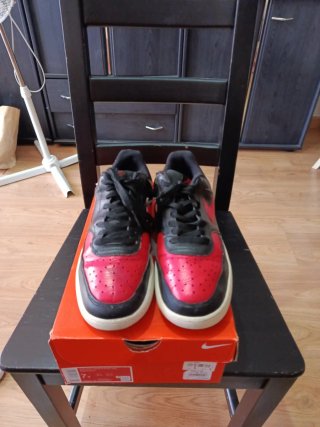 Zapatillas Nike Talla 41 Negras y Rojas