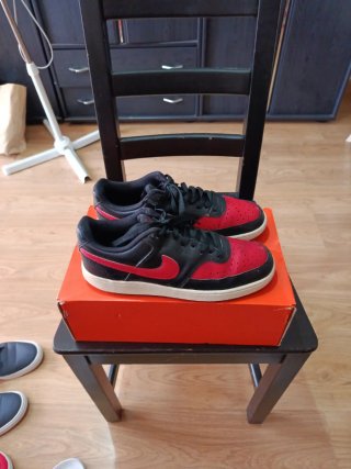 Zapatillas Nike Talla 41 Negras y Rojas
